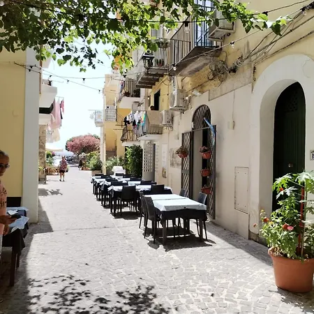 Ponte Romantic In The Historical Center And Near The Sea Apartment